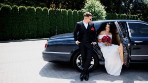 How to Plan Your Wedding Shuttle Service: 9 Smart Ways Plus Real Costs